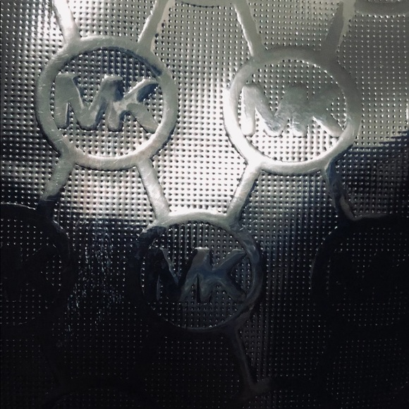 Michael Kors shiny black monogram bag - Picture 9 of 11